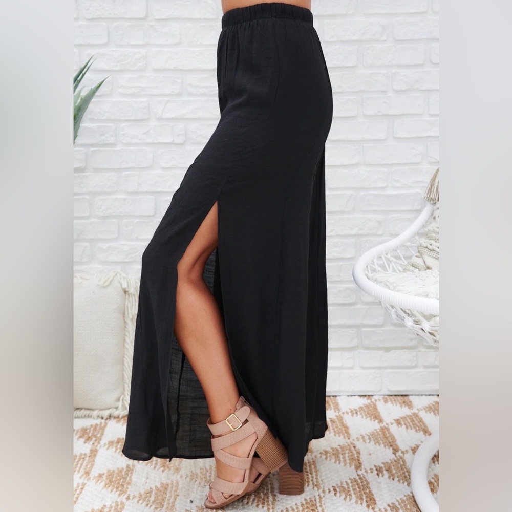 Flowy black pants. Size Large.